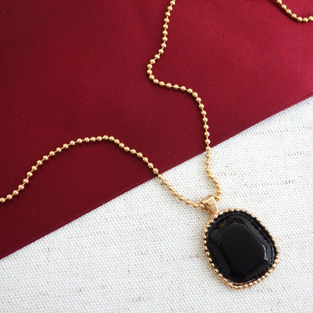 Black Onyx Pendant Necklace on Gold Ball Chain, NWT